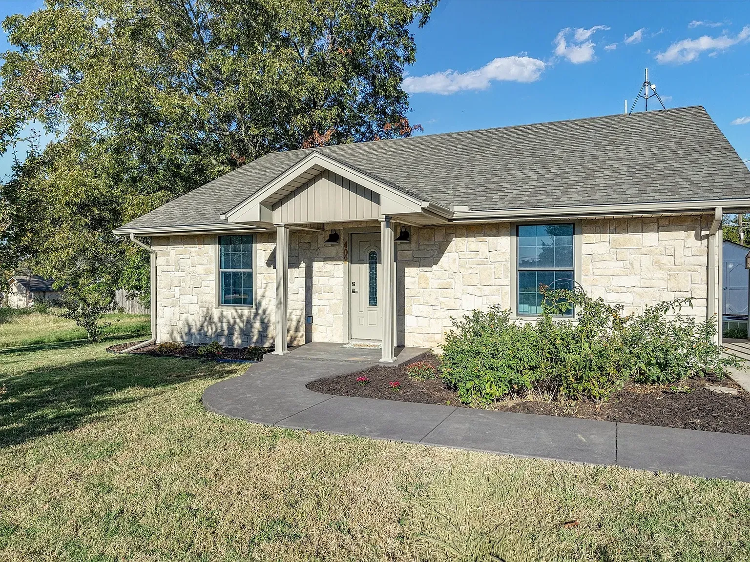 Sanders St, Bowie, TX — after rehab
